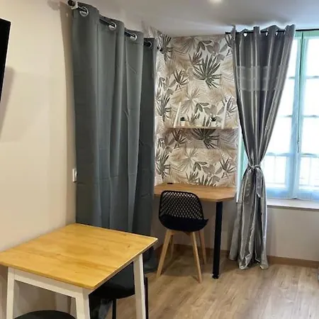 Le Catele - - 3 Pers - Vulcania - Puy De Dome - Proche Clermont Ferrand Riom